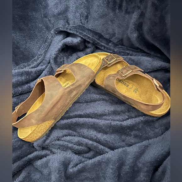 Birkenstock brown sandals with bronze buckles - Picture 3 of 4